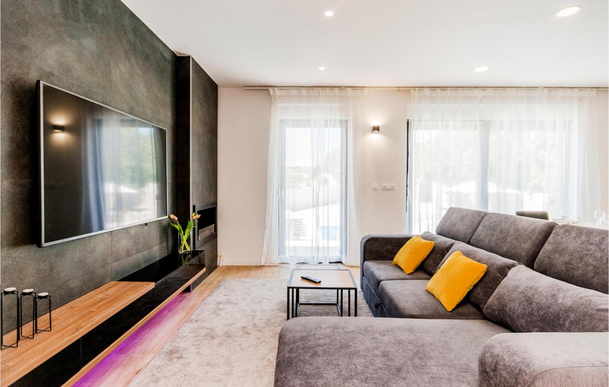 3 Bedroom Beautiful Home In Rastane Donje Donje Rastane エクステリア 写真