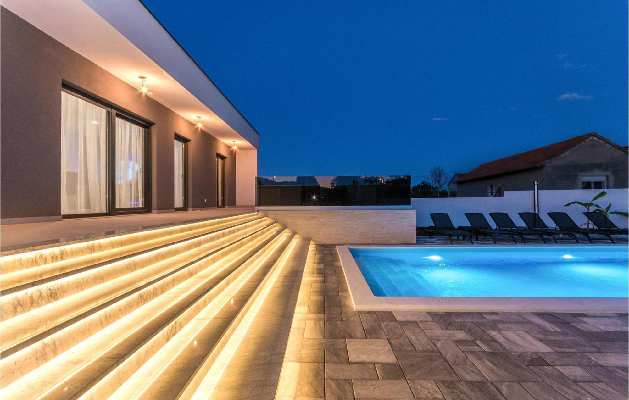 3 Bedroom Beautiful Home In Rastane Donje Donje Rastane エクステリア 写真